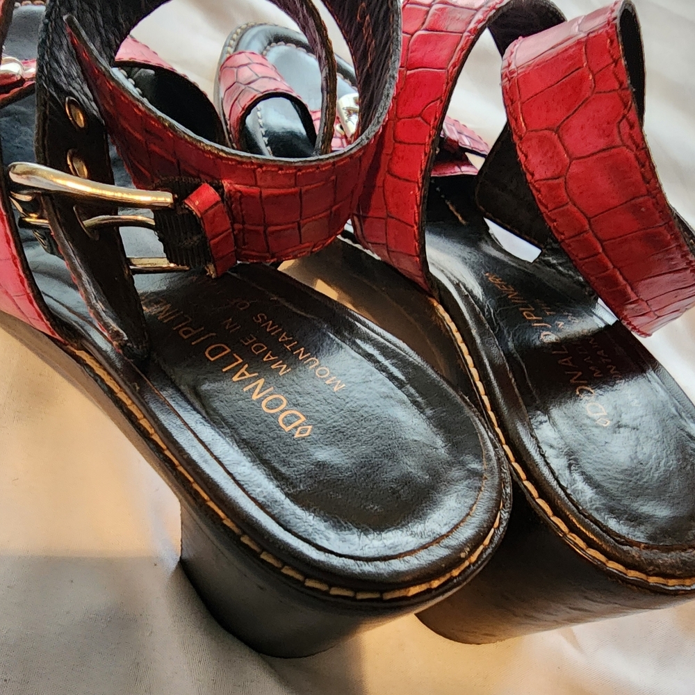 Donald J. Pliner heeled pink leather shoes. Size 7.5 - Picture 3 of 4